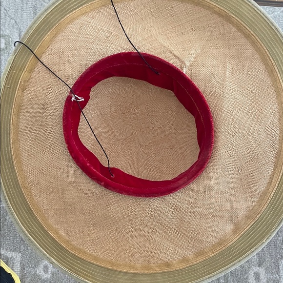 VINTAGE 1910’s straw hat with rose and yellow tulle red velvet Accents - Picture 5 of 13